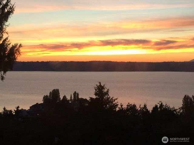 16911 33rd Avenue SW, Burien, WA 98166