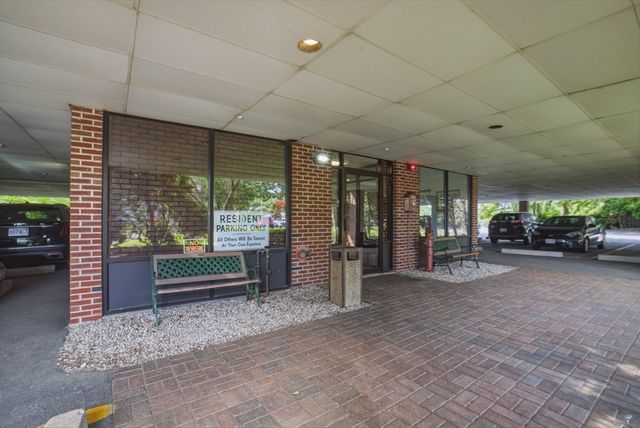 209 Riverview Ave 5, Newton, MA 02466