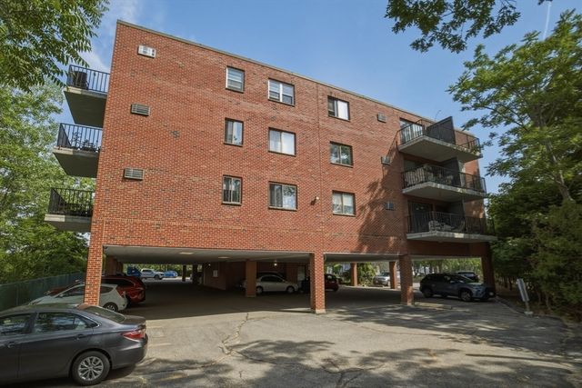 209 Riverview Ave 5, Newton, MA 02466