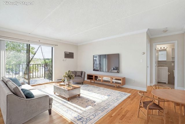 209 Riverview Ave 5, Newton, MA 02466