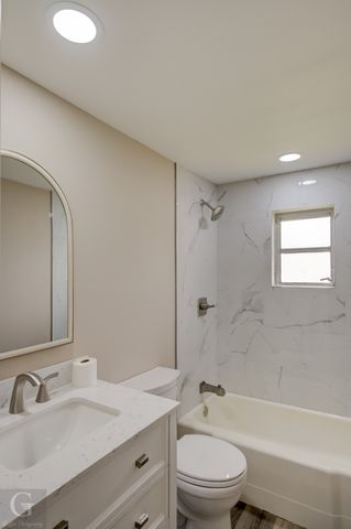 223 W Mckinley Avenue, Haughton, LA 71037