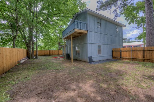 223 W Mckinley Avenue, Haughton, LA 71037