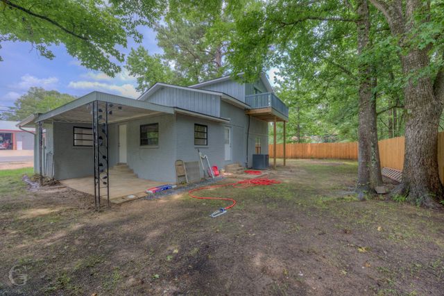 223 W Mckinley Avenue, Haughton, LA 71037