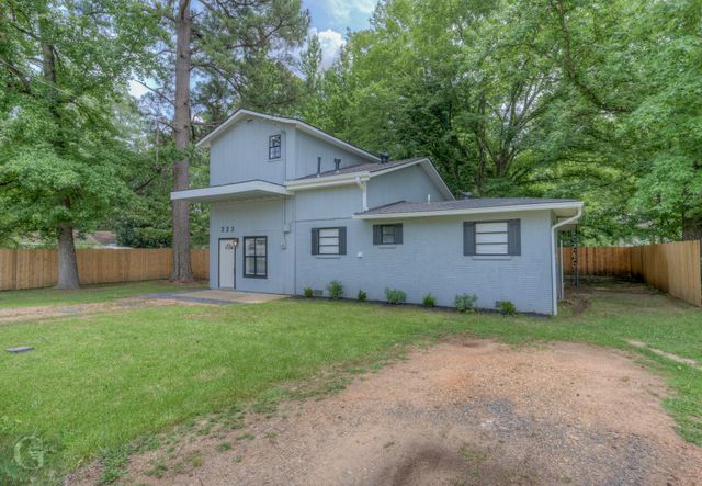 223 W Mckinley Avenue, Haughton, LA 71037