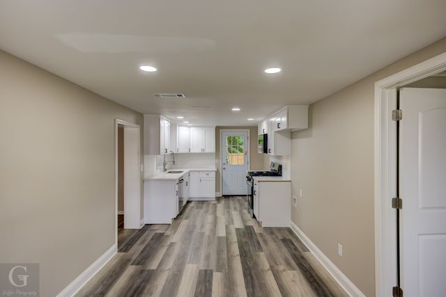 223 W Mckinley Avenue, Haughton, LA 71037