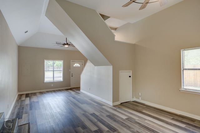 223 W Mckinley Avenue, Haughton, LA 71037