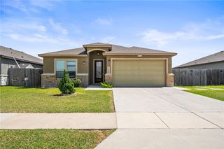 1826 Bay Landing Dr, Portland, TX 78374