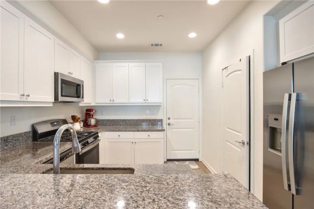 41987 Isadora 1404, Murrieta, CA 92562
