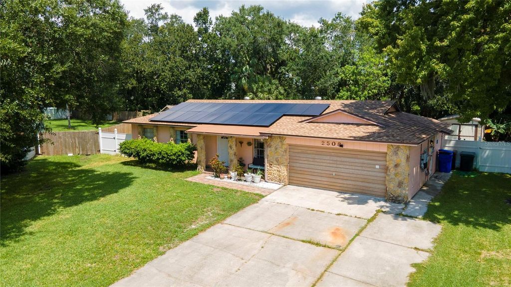 Image 1 of property listing at 2508 PARADISE CIRCLE, Kissimmee, FL 34741