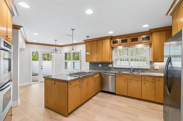 99 LADOGA AVENUE, Tampa, FL 33606