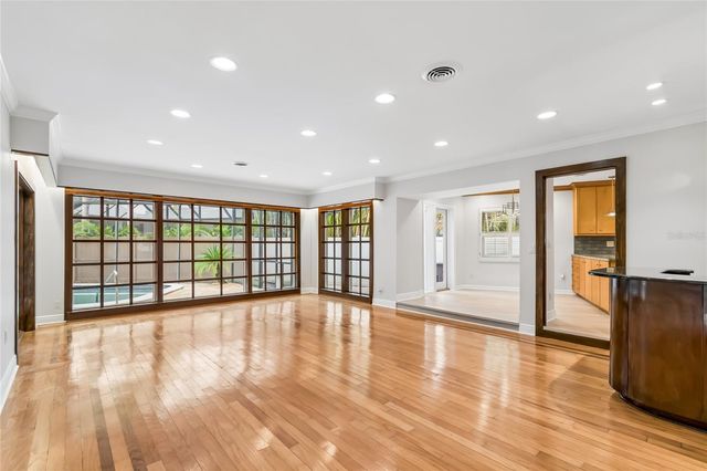 99 LADOGA AVENUE, Tampa, FL 33606