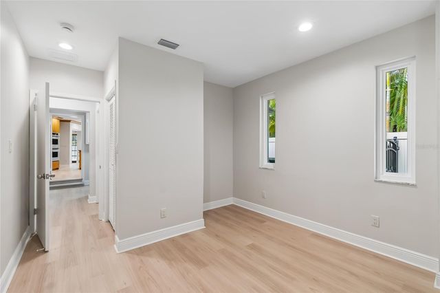 99 LADOGA AVENUE, Tampa, FL 33606