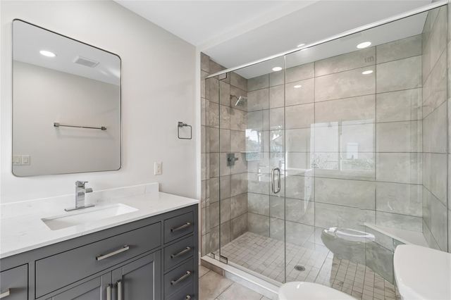 99 LADOGA AVENUE, Tampa, FL 33606