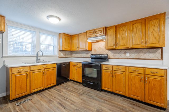 11724 Old Back Valley Road, Soddy Daisy, TN 37379