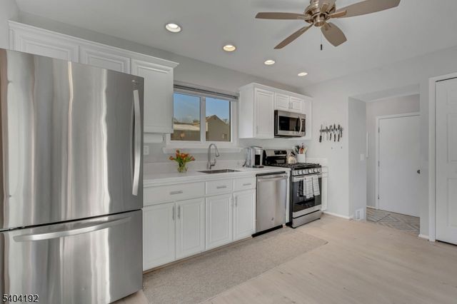 85 Sycamore Ct Ondo, Bernards Twp., NJ 07920