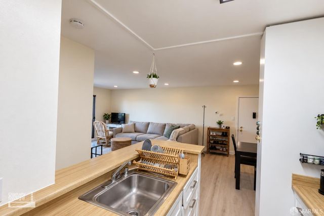 101 Piccadilly Place F, San Bruno, CA 94066