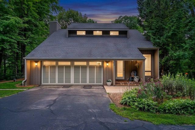 4430 COUNTRY AIRE COURT, Hobart, WI 54155