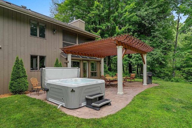 4430 COUNTRY AIRE COURT, Hobart, WI 54155
