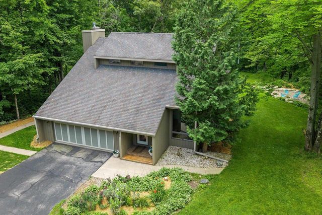 4430 COUNTRY AIRE COURT, Hobart, WI 54155
