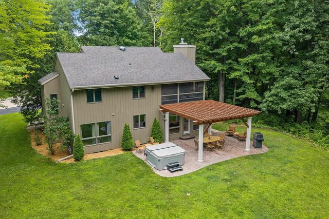 4430 COUNTRY AIRE COURT, Hobart, WI 54155