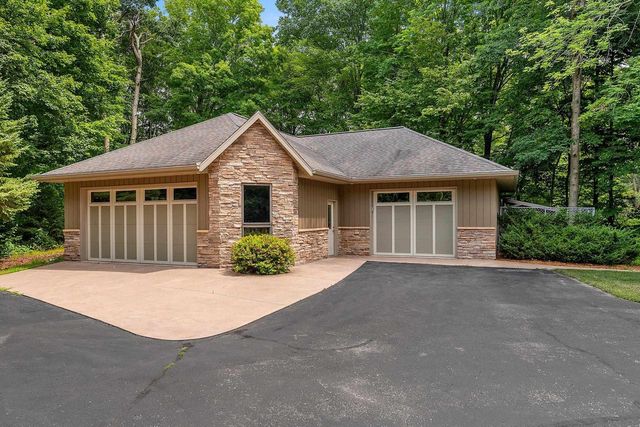 4430 COUNTRY AIRE COURT, Hobart, WI 54155