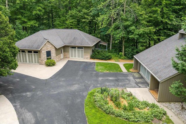 4430 COUNTRY AIRE COURT, Hobart, WI 54155