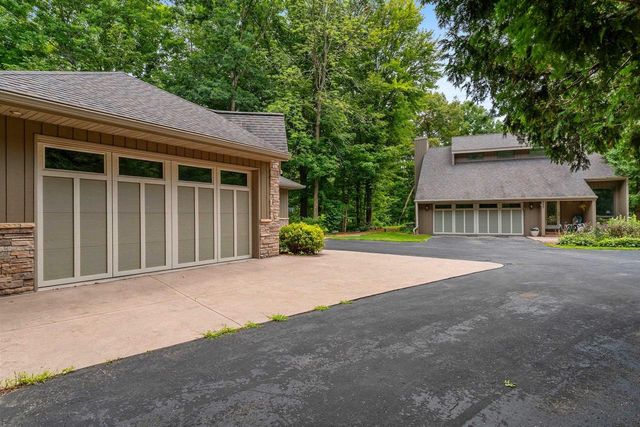4430 COUNTRY AIRE COURT, Hobart, WI 54155