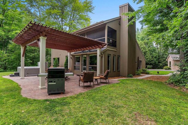 4430 COUNTRY AIRE COURT, Hobart, WI 54155