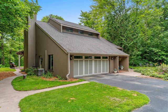 4430 COUNTRY AIRE COURT, Hobart, WI 54155