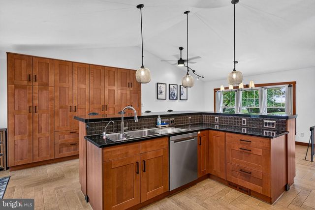 320 THURMAN AVE, West Berlin, NJ 08091