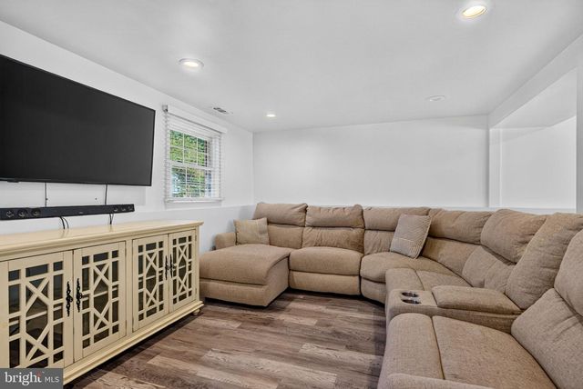 320 THURMAN AVE, West Berlin, NJ 08091