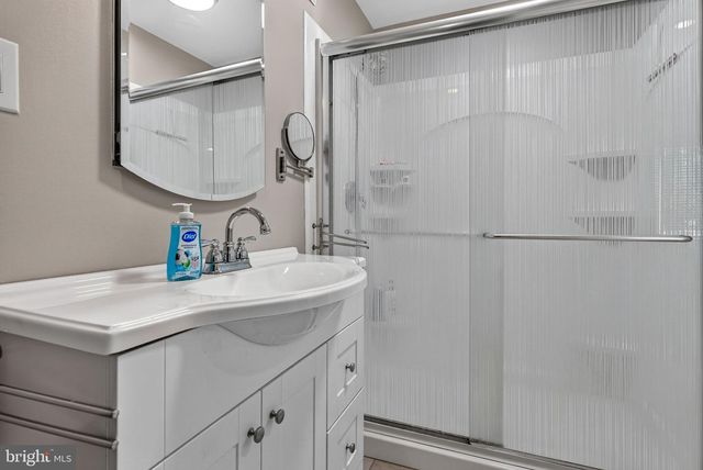 320 THURMAN AVE, West Berlin, NJ 08091