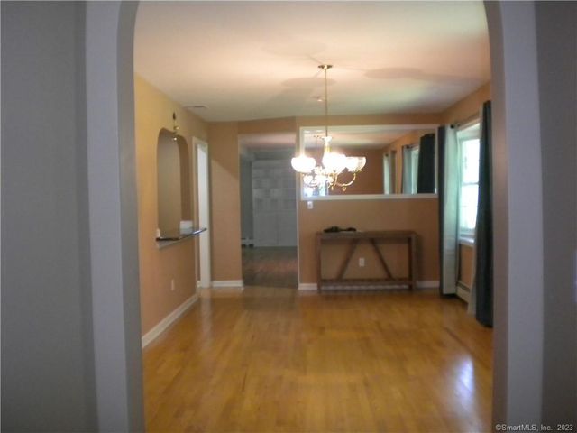 212 East Rutland Road, Milford, CT 06461