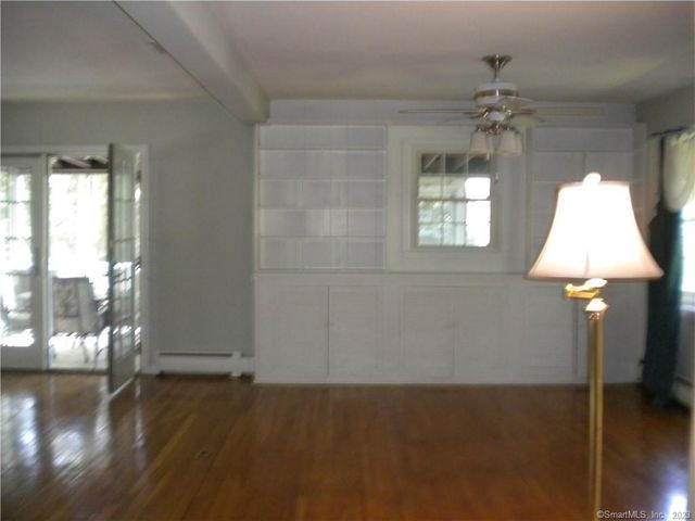 212 East Rutland Road, Milford, CT 06461