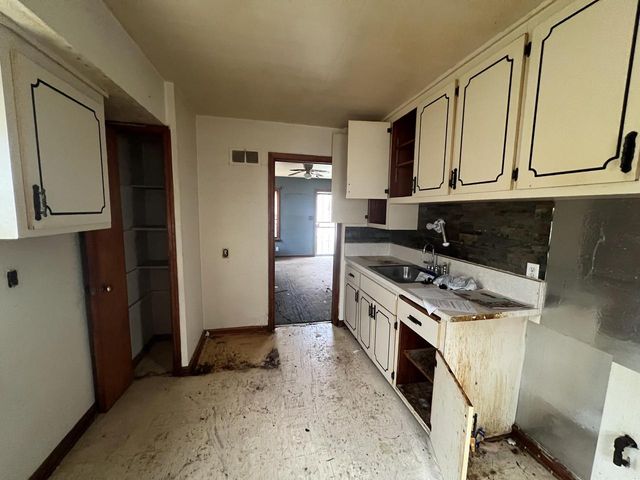 4614 N 44th STREET, Milwaukee, WI 53218