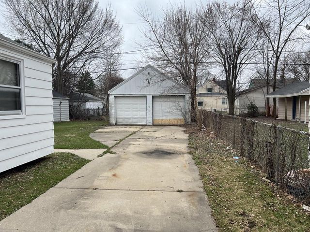 4614 N 44th STREET, Milwaukee, WI 53218