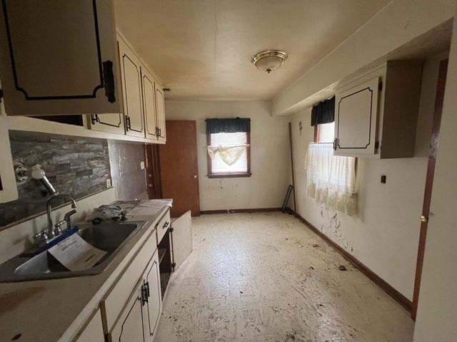 4614 N 44th STREET, Milwaukee, WI 53218