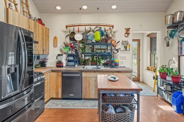 2 Vista Del Cuervo, Santa Fe, NM 87506