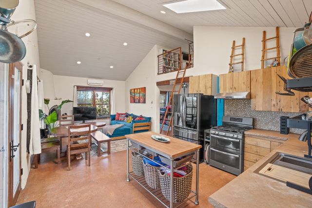 2 Vista Del Cuervo, Santa Fe, NM 87506