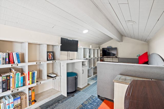 2 Vista Del Cuervo, Santa Fe, NM 87506