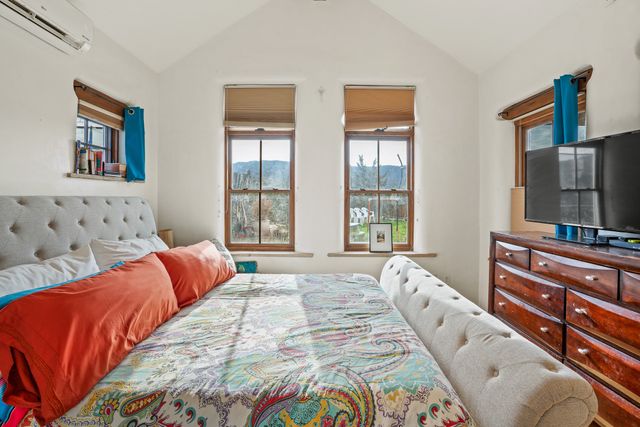 2 Vista Del Cuervo, Santa Fe, NM 87506