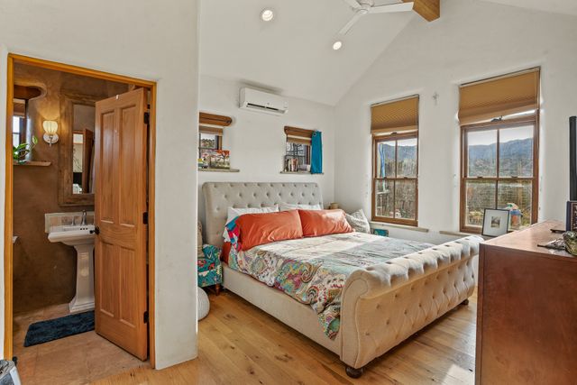 2 Vista Del Cuervo, Santa Fe, NM 87506