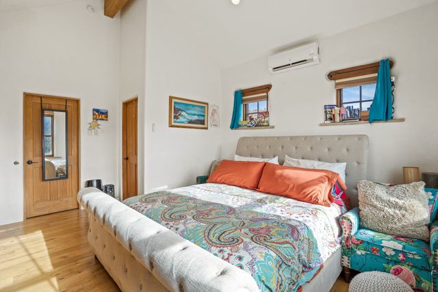 2 Vista Del Cuervo, Santa Fe, NM 87506