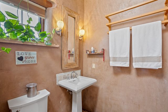 2 Vista Del Cuervo, Santa Fe, NM 87506