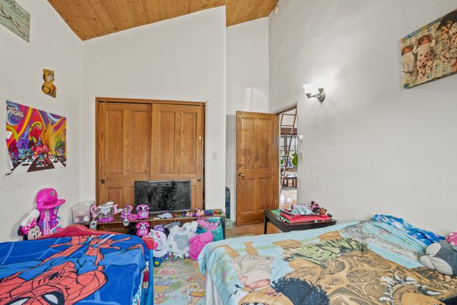 2 Vista Del Cuervo, Santa Fe, NM 87506
