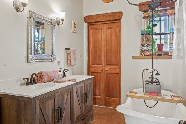 2 Vista Del Cuervo, Santa Fe, NM 87506