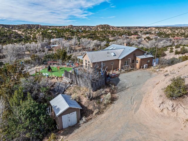 2 Vista Del Cuervo, Santa Fe, NM 87506