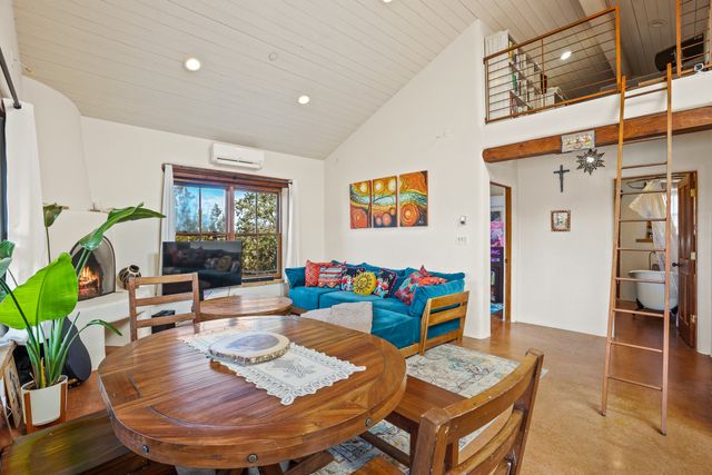 2 Vista Del Cuervo, Santa Fe, NM 87506