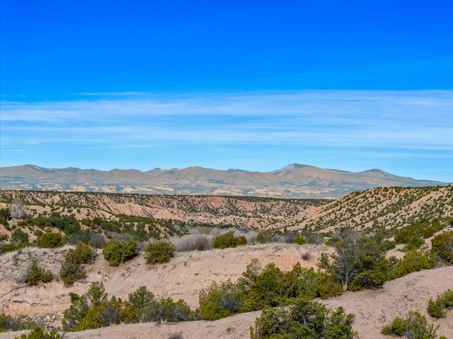 2 Vista Del Cuervo, Santa Fe, NM 87506