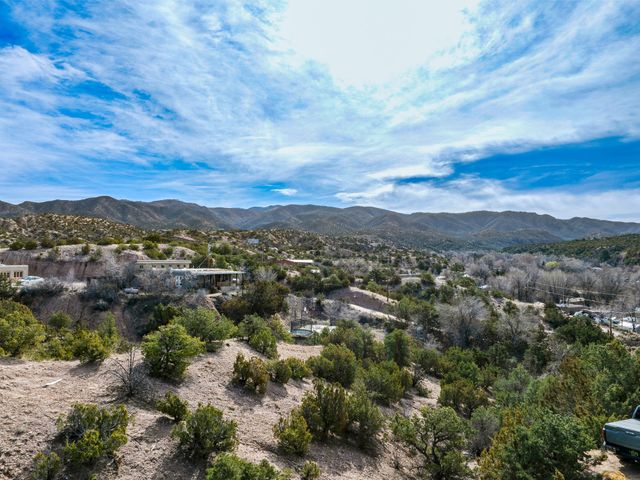 2 Vista Del Cuervo, Santa Fe, NM 87506